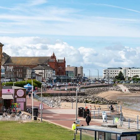 The Croston Balcony Apartment- Located On The Central Promenade, Beach Front And Sea Views Morecambe Exterior photo