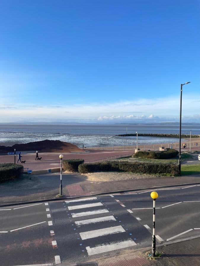 The Croston Balcony Apartment- Located On The Central Promenade, Beach Front And Sea Views Morecambe Exterior photo