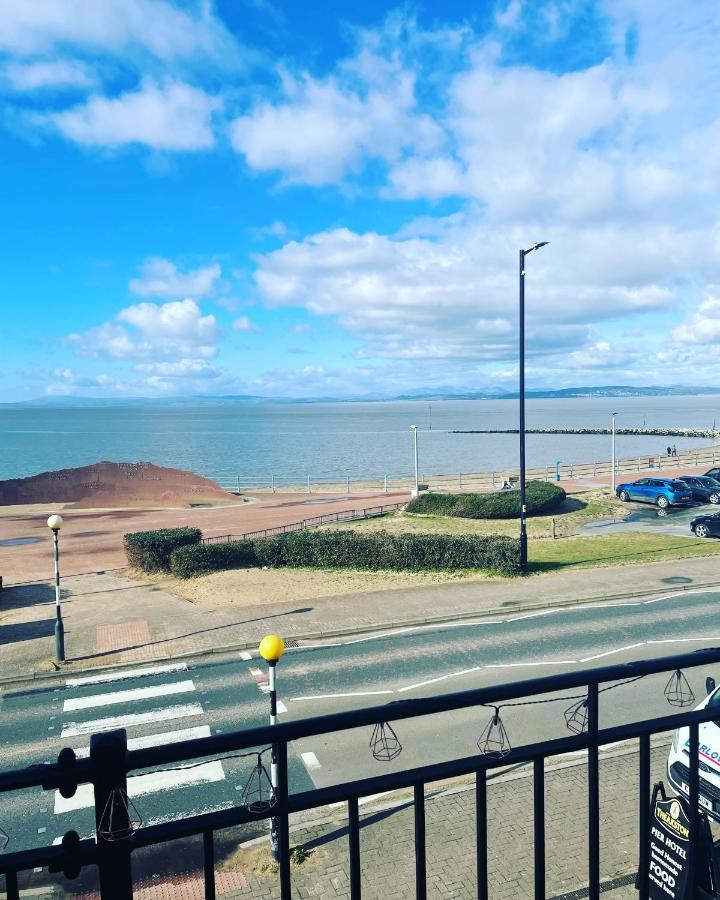 The Croston Balcony Apartment- Located On The Central Promenade, Beach Front And Sea Views Morecambe Exterior photo