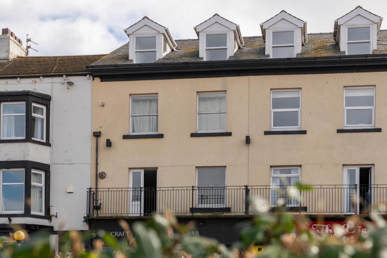 The Croston Balcony Apartment- Located On The Central Promenade, Beach Front And Sea Views Morecambe Exterior photo